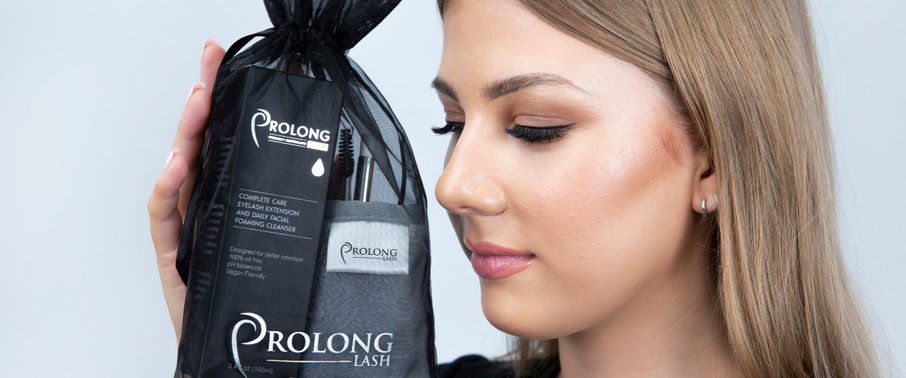 The Ultimate Guide to Using an Eyelash Cleanser for Healthy Lash Extensions
